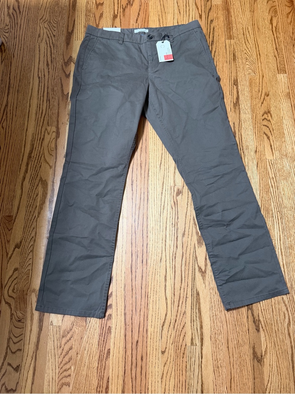 Men's Straight Leg Dress Pants in Charcoal Gray